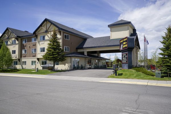 Gray Wolf Inn and Suites — Property