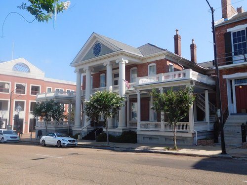 Guest House Mansion Inn Natchez Mississippi — Property