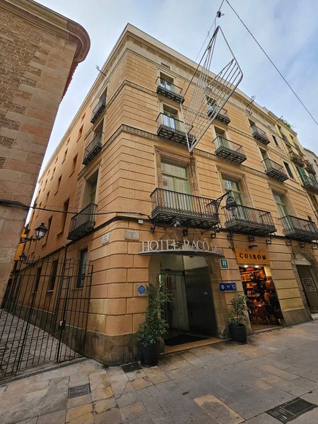 H10 Raco Del Pi Barcelona Catalonia — Property