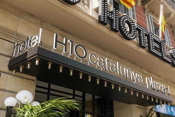 H10 Universitat — Property