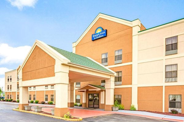 Halsted Inn and Suites Harvey Chicago Southland — Property