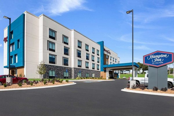 Hampton Inn Batesville — Property