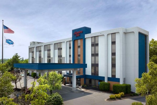 Hampton Inn Beckley — Property