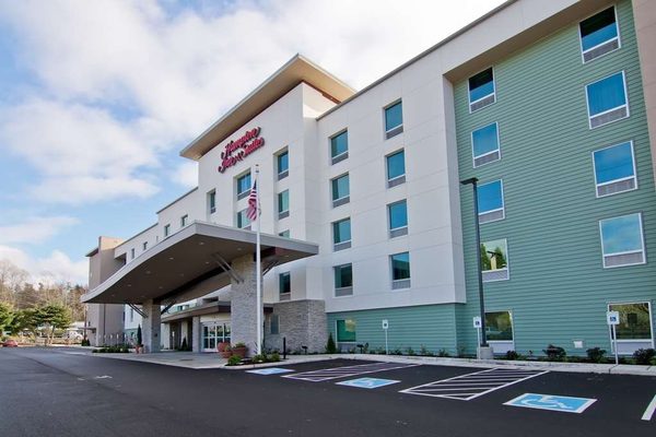 Hampton Inn Bellevue — Property