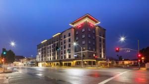 Hampton Inn by Hilton Riverside Downtown Convention Center — Property