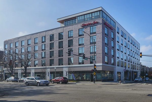 Hampton Inn Chicago North Loyola Station — Property