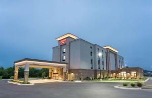 Hampton Inn Cumberland — Property