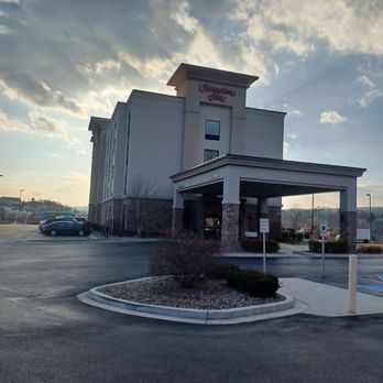 Hampton Inn Cumberland — Property