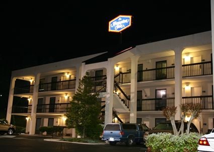 Hampton Inn Dalton — Property
