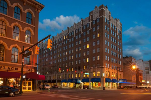 Hampton Inn Indianapolis Downtown Across From Circle Centre Indianapolis Indiana — Property