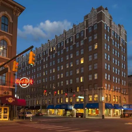 Hampton Inn Indianapolis Downtown Across From Circle Centre Indianapolis Indiana — Property