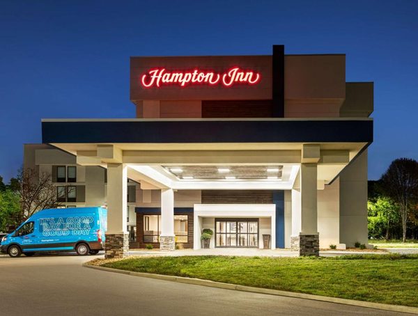 Hampton Inn Kansas City Airport — Property