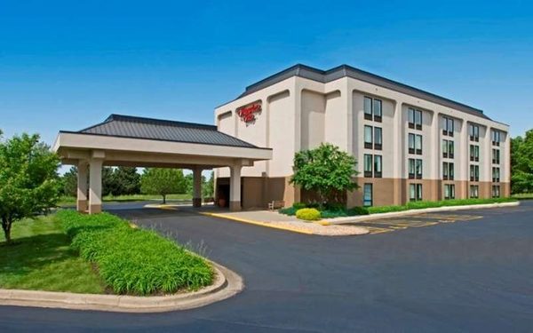 Hampton Inn Kansas City Airport — Property