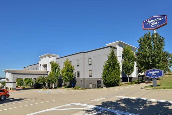 Hampton Inn Kansas City Northeast — Property