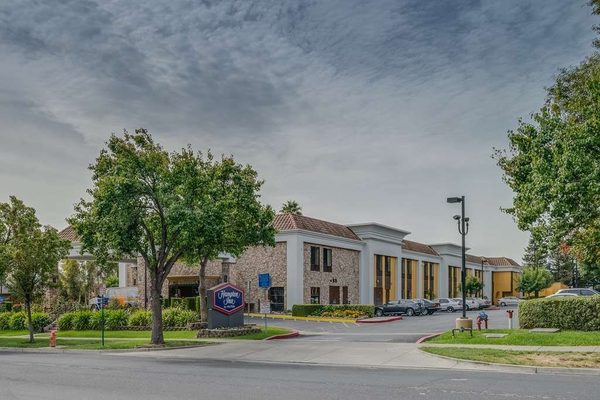 Hampton Inn Livermore — Property