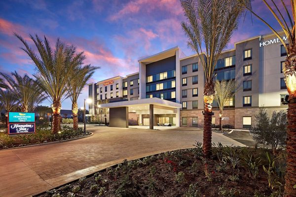 Hampton Inn Long Beach Airport — Property