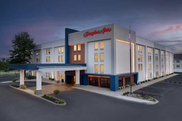 Hampton Inn Louisville Airport — Property