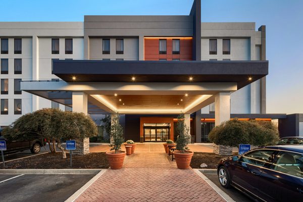 Hampton Inn Louisville Northeast — Property