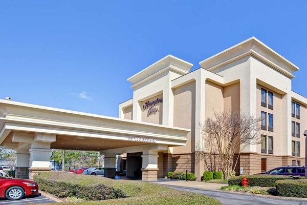 Hampton Inn Memphis Poplar — Property