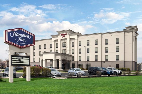 Hampton Inn Middletown — Property
