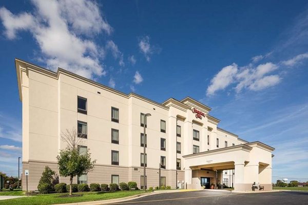 Hampton Inn Middletown — Property