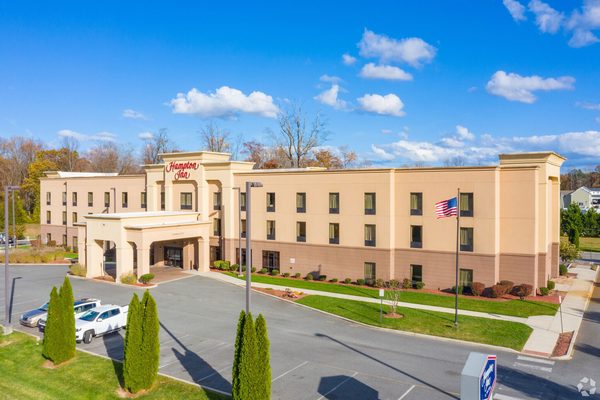 Hampton Inn Milford — Property