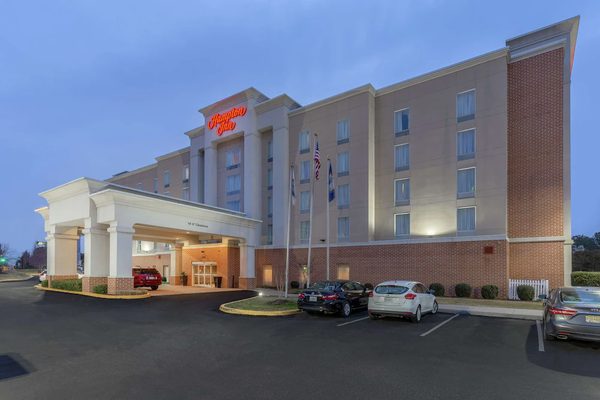 Hampton Inn Richmond South — Property