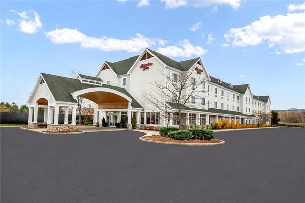 Hampton Inn Rutland — Property