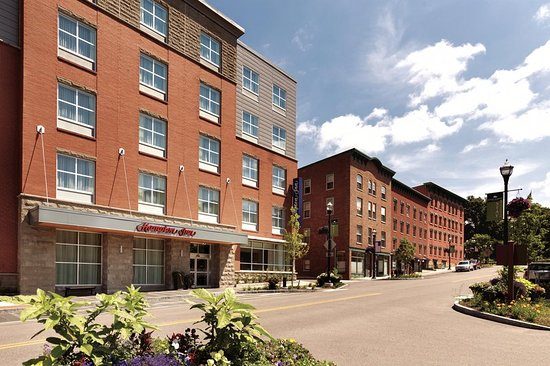 Hampton Inn St Albans — Property
