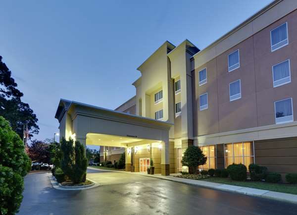 Hampton Inn Suites Aberdeen — Property
