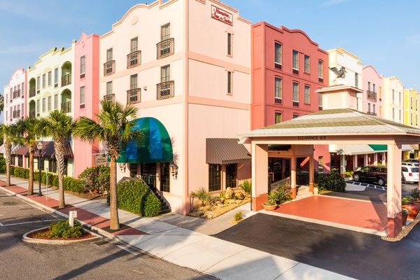 Hampton Inn Suites Amelia Island Historic Harbor Front — Property
