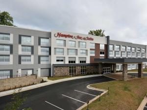 Hampton Inn Suites by Hilton Charlotte North I 485 — Property