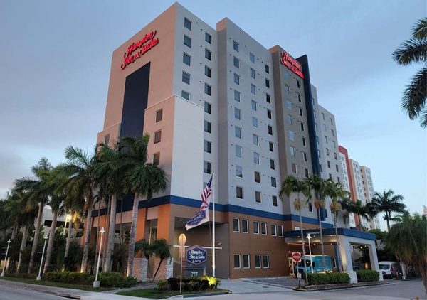 Hampton Inn Suites by Hilton Miami Airport South Blue Lagoon Miami Florida — Property
