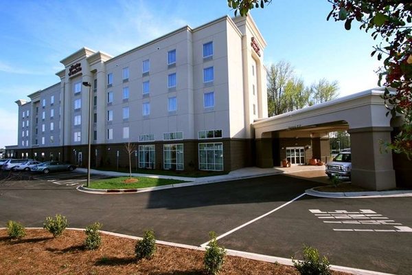 Hampton Inn Suites Charlotte Airport — Property