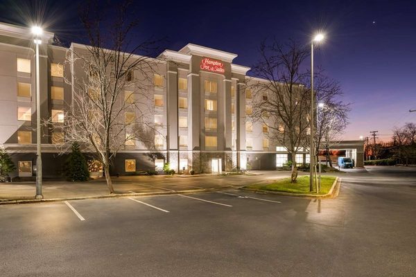 Hampton Inn Suites Charlotte Airport — Property