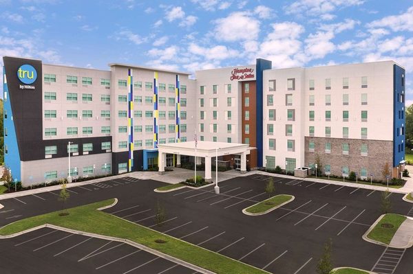 Hampton Inn Suites Charlotte Airport Lake Pointe — Property