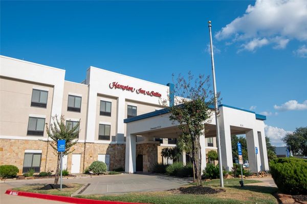 Hampton Inn Suites College Station US 6 East Bypass — Property