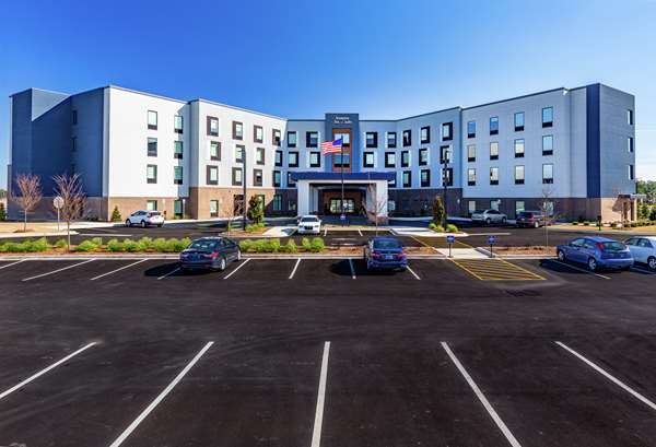 Hampton Inn Suites Columbia Killian Road — Property