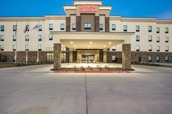 Hampton Inn Suites Dallas ft Worth Airport South — Property
