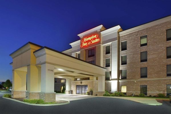 Hampton Inn Suites Elyria — Property