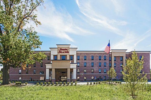 Hampton Inn Suites Elyria — Property