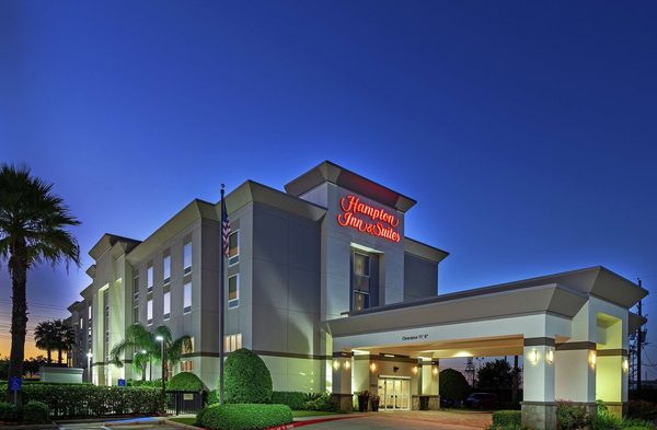 Hampton Inn Suites Houston bush Intercontinental Aprt — Property