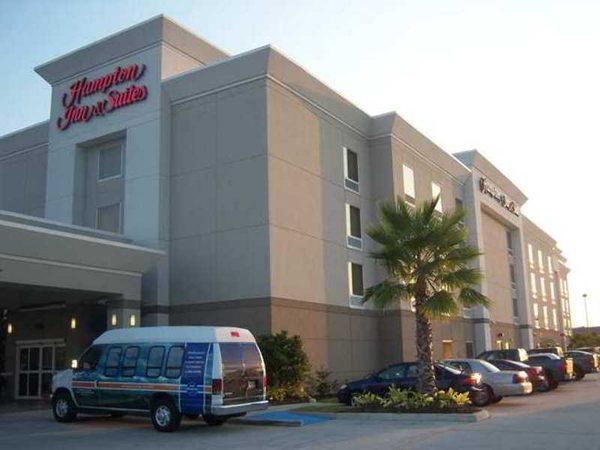 Hampton Inn Suites Houston bush Intercontinental Aprt — Property