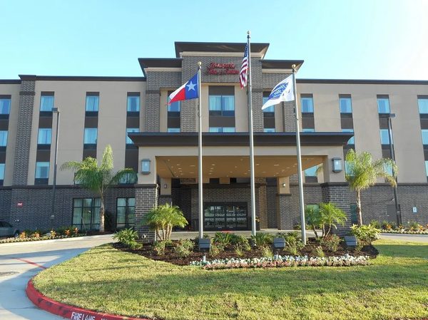 Hampton Inn Suites Houston I 10 West Park Row — Property