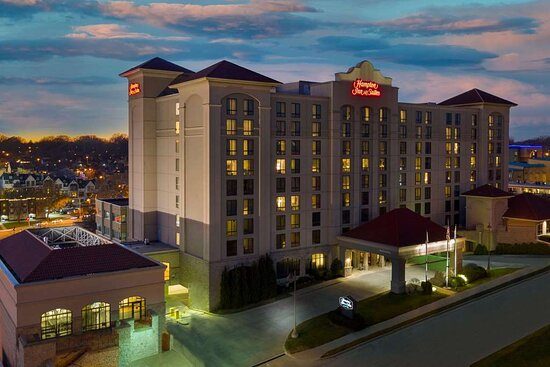 Hampton Inn Suites Kansas City Country Club Plaza Kansas City Missouri — Property
