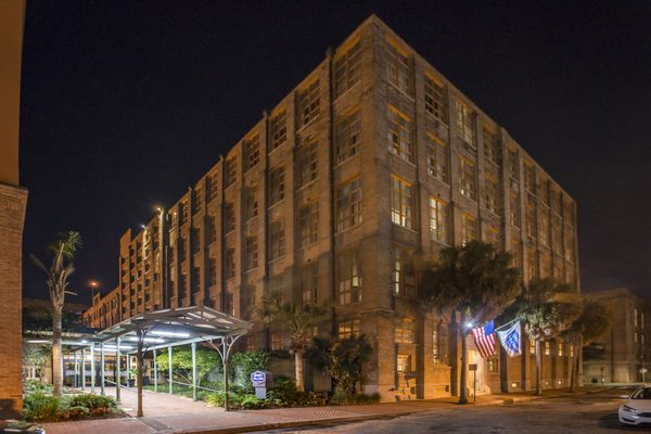 Hampton Inn Suites New Orleans convention Center — Property