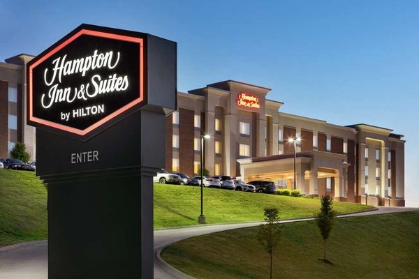 Hampton Inn Suites Parkersburg Downtown — Property