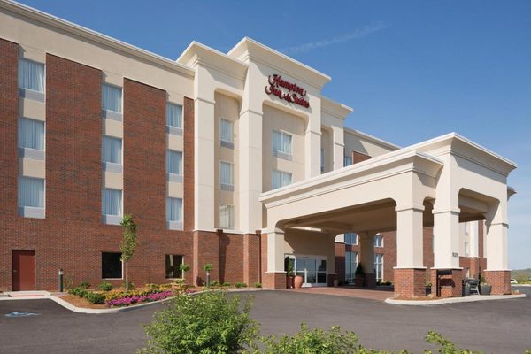 Hampton Inn Suites Parkersburg Downtown — Property
