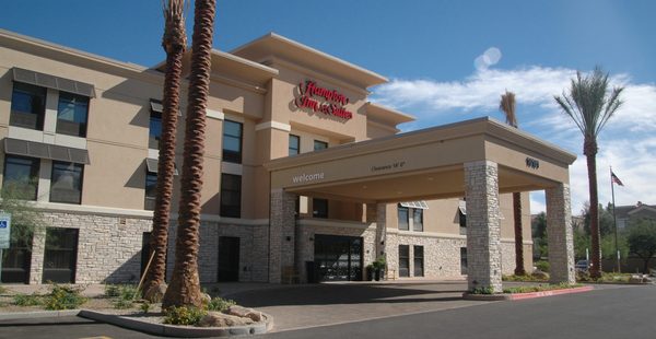 Hampton Inn Suites Phoenix Scottsdale — Property