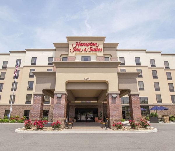Hampton Inn Suites Pittsburgh Harmarville — Property